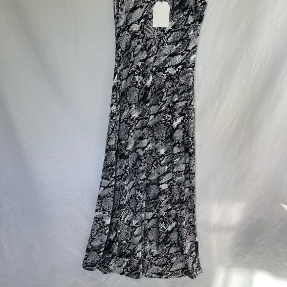 Black and white snake print cowl neck maxi dress - Picture 9 of 11